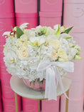 Load image into Gallery viewer, White Delight Vase
